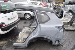 Para-lamas traseiro Nissan X-Trail T33 OEM 421697