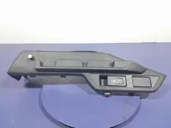 Skoda Octavia IV C-pilarin Päällyste Oikea Taka OEM 5E6867762