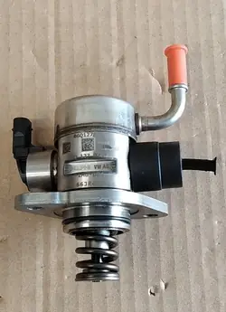 Polttoainepumppu Audi VW Seat Skoda 06Q127025R 06Q127025J