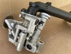 Pompe à huile OEM 07K115105AQ pour VW Skoda - Occasion