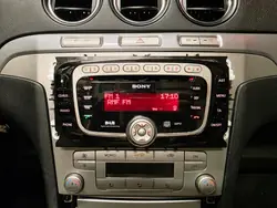 Ford OEM Radio 6000CD AUX- ja DAB-toiminnolla Focus MK2