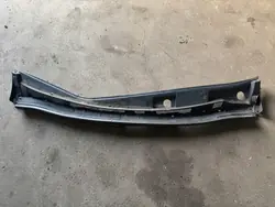 Nissan Pulsar etulasi OEM 66892-3ZU0A