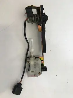 Kofferraumverriegelungsaktuator 2Pin VW Passat B5