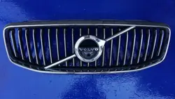 GRILL VOLVO XC60 II 2017-2021 KAMERA INSCRIPTION OEM