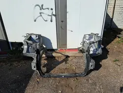 Longeron gauche FRONTLEFTLEGS pour Lexus RX 2021