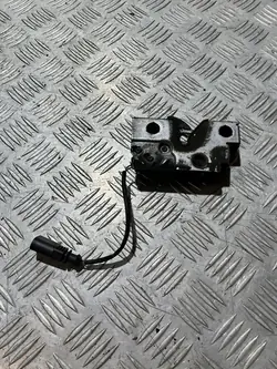 Skoda OE 57B823509 motorhuvudlås