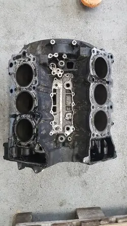 BLOC MOTEUR MERCEDES 3.0 V6 R642 81 05
