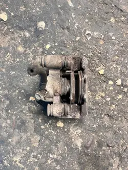 Support frein arrière droit Toyota Yaris Verso OEM 5353