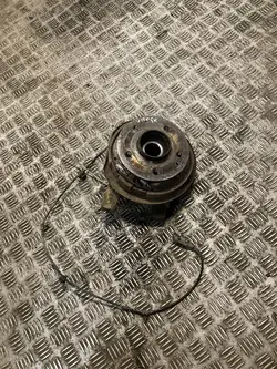 Mercedes-Benz Vito Viano W447 Vänster bakhjulnav