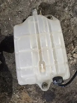 Réservoir d'expansion liquide OEM 5802997716 Iveco
