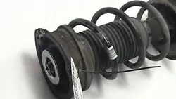 OEM 5Q0413023GR Vasen Etujousin Käytetty
