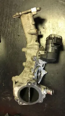 Refroidisseur EGR d'occasion OEM A6461401508 Mercedes-Benz