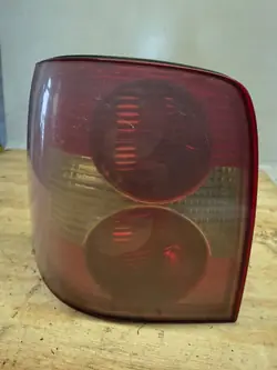 VW PASSAT B5 LIFT LÁMPARA TRASERA IZQUIERDA 3B9945095AA