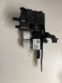 Ilmastointijäähdytin OEM 4N0819556 Audi A8 S8 D5