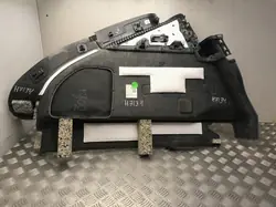 Polestar 4 2025 höger bagageutrymmesfoder OEM 80012918