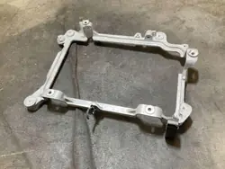 Peça de compartimento motor Volvo OEM 32335743 usado