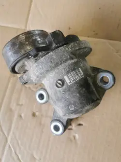 Rodillo tensor de correa Mitsubishi OE MD312403