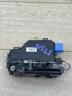 Rechte Vordertürschloss Skoda Fabia I VW Polo IV Transporter T5