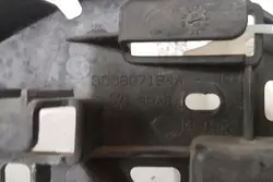 Deslizamento direito do para-choque dianteiro VW POLO 6Q0807184A