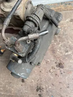 Bomba elevação cabine Mercedes OEM 0015535101 - Usado