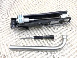 OEM 6V0012115 verktygssats för Skoda Fabia III Hatchback