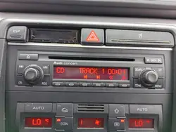 Rádio Audi A4 B6 00-06 OEM MM-0303-55 Usado
