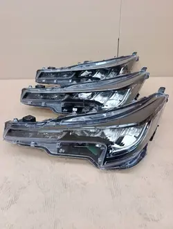 Farol esquerdo Toyota Corolla E21 2019-2025 HB,Kombi OEM