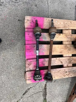 VOLKSWAGEN TRANSPORTER T6 Bakaxel Vänster/Höger 7E0501201B