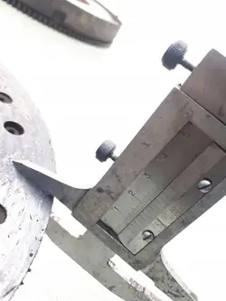 Volant Moteur Audi A8 D2 2.5 TDI 059141117E