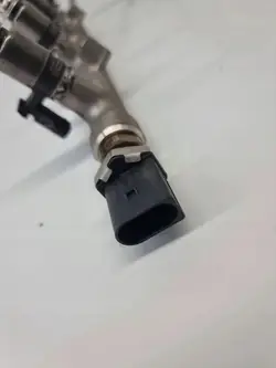 Tuyau de carburant Volkswagen Golf VIII 04C906054B