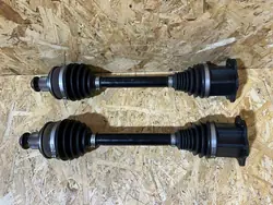 Fram vänster eller höger axel Audi Q7 Q8 3.0 22r 4M0407271AD OEM