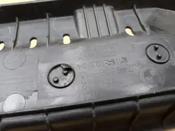 BMW X1 F48 motorhukslucka täckning OEM 7954202