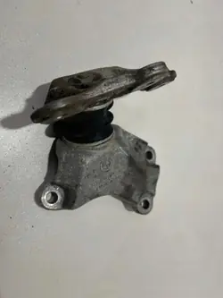 BMW Vaihteiston tuki OEM 6861570 3.0L 2019