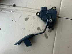 Gaspedalsensor OEM 18002AX700 für Nissan Micra