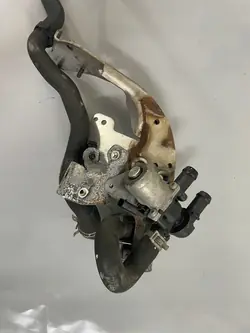 VOLVO S90 V90 II Pompe à eau 31686005