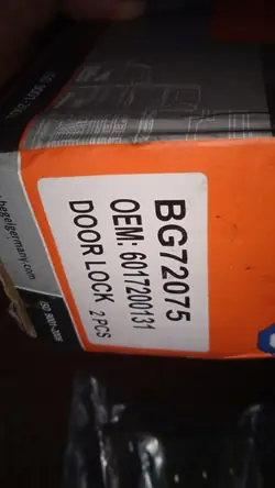 Fechadura Porta OEM 54645645677 Esquerda/Direita Mercedes