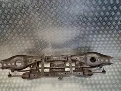 Poutre suspension arrière OEM Toyota Avensis T27