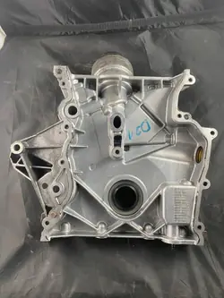 Couvercle de Distribution Mercedes-Benz OEM A2740150800 Occasion