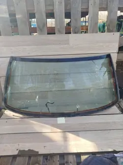Vidro de porta-malas Ford Sierra OEM 46569852 - Usado