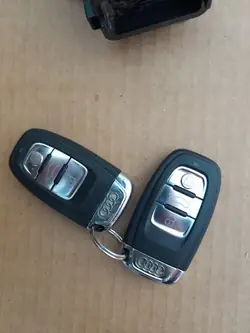 Audi OE Schlüsselanhänger OEM 8T0959754D, 8K0909131C