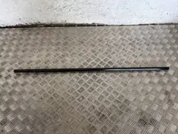 Audi Q7 II Oikea takaoven kaavin OEM 4M0853764C