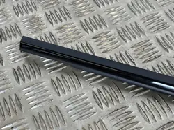 Audi Q7 II Höger bakdörrsskrapa OEM 4M0853764C