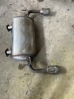INFINITI Q50 2.0T Pakoputken Vaimennin OEM 201004GD08