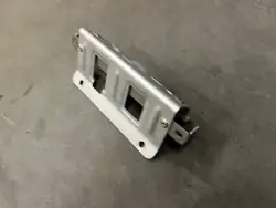 Pakoputken kiinnike OEM 97050481300 Porsche Panamera