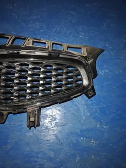 Kia Ceed grille frame OEM 86351-A2BA0 - Gebruikt