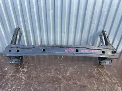 Etupuskurin palkki OEM 5E3807109 Skoda Octavia IV:lle