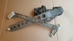 OEM 155847271A Vänster bakdörrs fönsterhiss