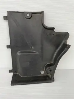 Audi OE 8K0825202A Nedre Framskydd