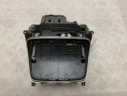 Mercedes-Benz CLS C257 Etumainen juomapidin OEM A2136802607