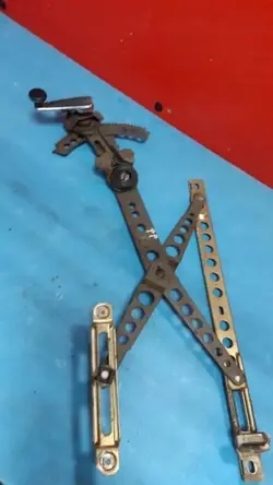 Lève-vitre avant droit Mercedes-Benz W123 OEM RBC2639